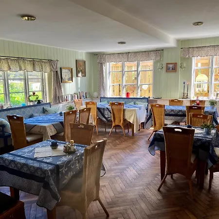 Lindenhof Chezartistes Hotel *